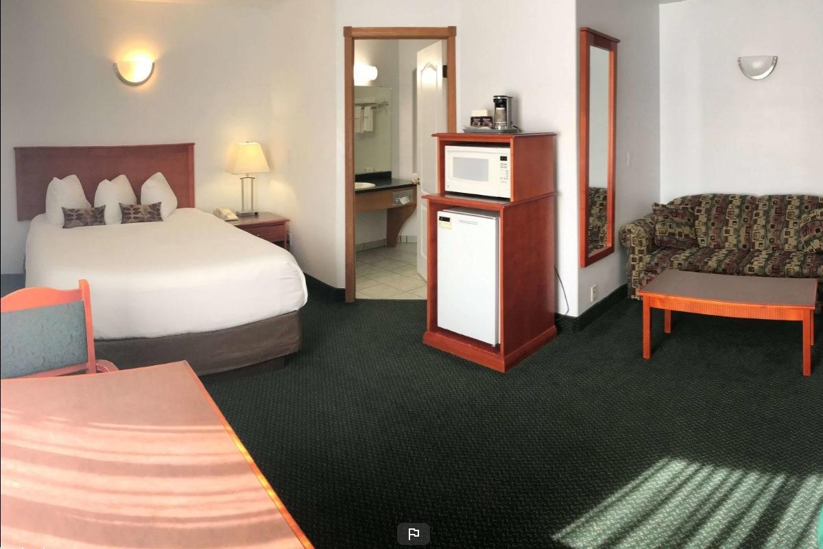 White Wolf Inn Хинтон Экстерьер фото